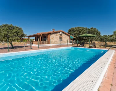 Casa con piscina Jailás