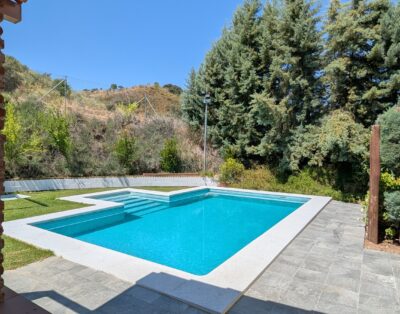 Casa con piscina y jardín Alma